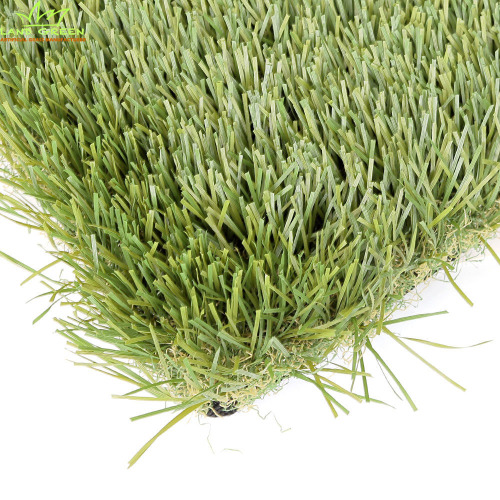 Более дешевый ковер из синтетического газона для использования в ландшафтном дизайне