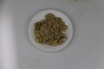 Fresh Extra Light Halves Walnut Kernels