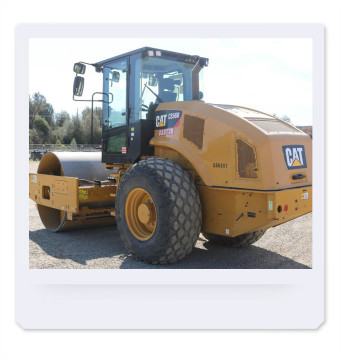 2017 CAT CS56B Vibratory Roller for Sale