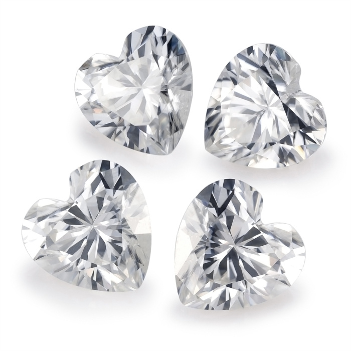 Moissanite รูปหัวใจขนาด 14x14 มม. DEF SSV1