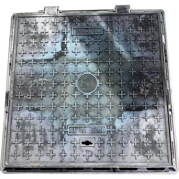 E600 700x700mm ductile manhole cover