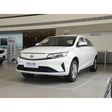 Kinijos prekės ženklo greito elektromobilio „Livan“ klevas 60S mažas elektromobiliai EV su patikima kaina