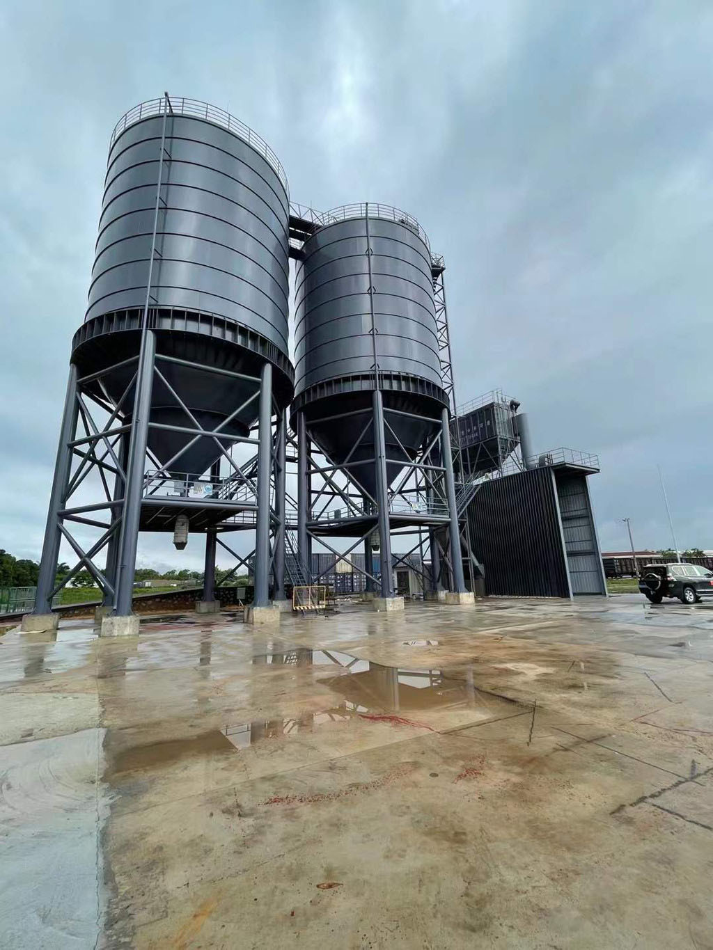 Fly ash pneumatic transportation for power industry