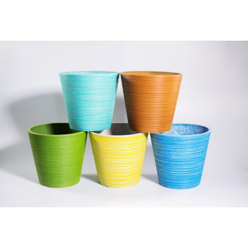 Vaso de flores de cerâmica com ranhuras ornamentais