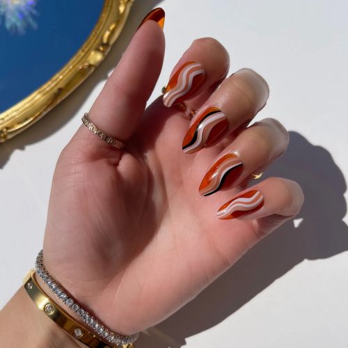 wave pattern fake nails