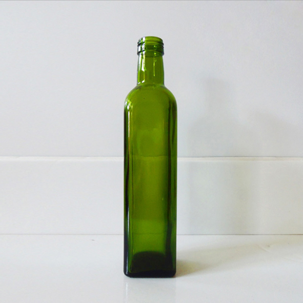 Green Square Glass Olive Oil Bottle 500ml2 Png