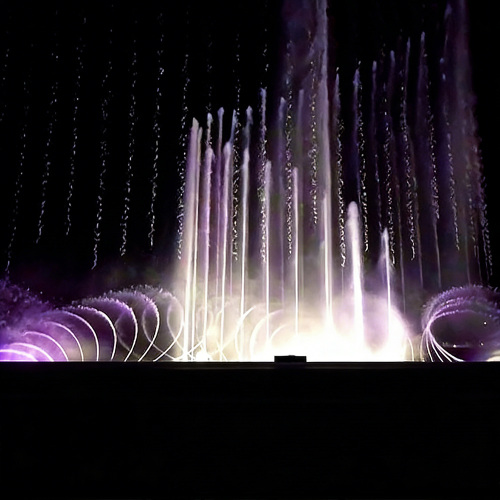 Фонтани мусиқии кӯли шинокунанда Буй