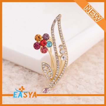 Hochwertige farbige Strass Flower Shape Brosche Corsage