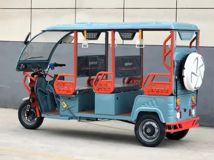 Three rows of four-passenger electric tricycles