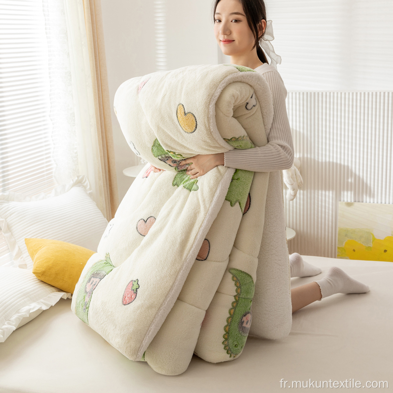 Couette autonome en peluche en microfibre.