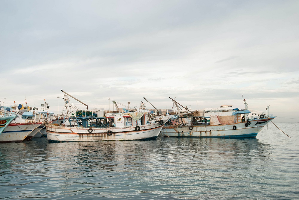 Reparos e reforma profissionais de barcos de pesca antigos