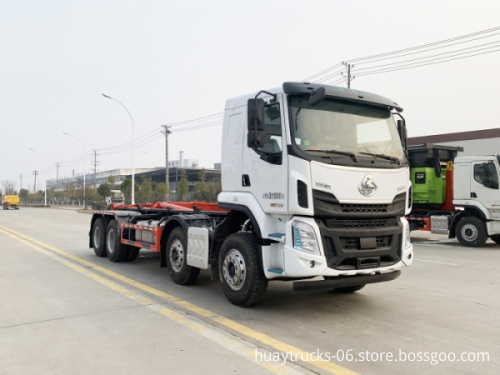 8X4 Liuqi Chenglong Hook Lift Garbage Truck - Roll On Roll Off