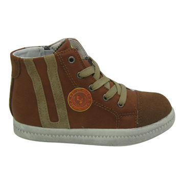 Boy's Flat Casual Shoe with Cow Suede Upper and RB Outsole