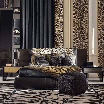 Luxury Italian High Quality Genuine Leather Upholstered Bed Pine Wood Frame