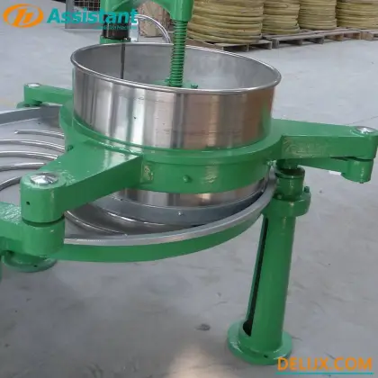 Traditional Tea Processing Machinery: Tea Rolling Machine for Green Tea - Price and Rolling Table" 

However, if you prefer a more concise title for SEO purposes, consider:

"Tea Rolling Machine for Green Tea - Traditional Processing Machinery & Price