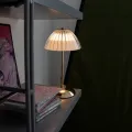 Lámpara de escritorio elegante con iluminación LED de control táctil