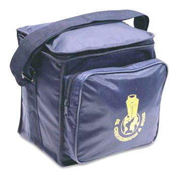 Insulated/picnic bag, made of 600D, with front pocket, high quality webbing handle