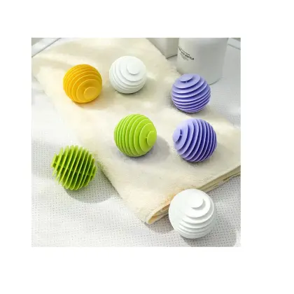 3 Round Simple Reusable Laundry Balls - Soft and Durable