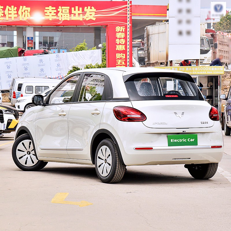 Pure electric small 4-seater wuling bingo