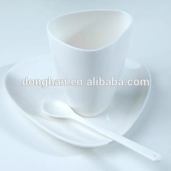 high quality triangle porcelain coffee set with spoon