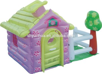 INFLATABLE PLAY HOUSE