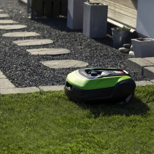 robot de tondeuse à la pelouse à distance