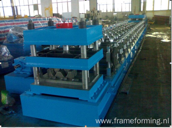 Steel Road Crash Barrier Machine