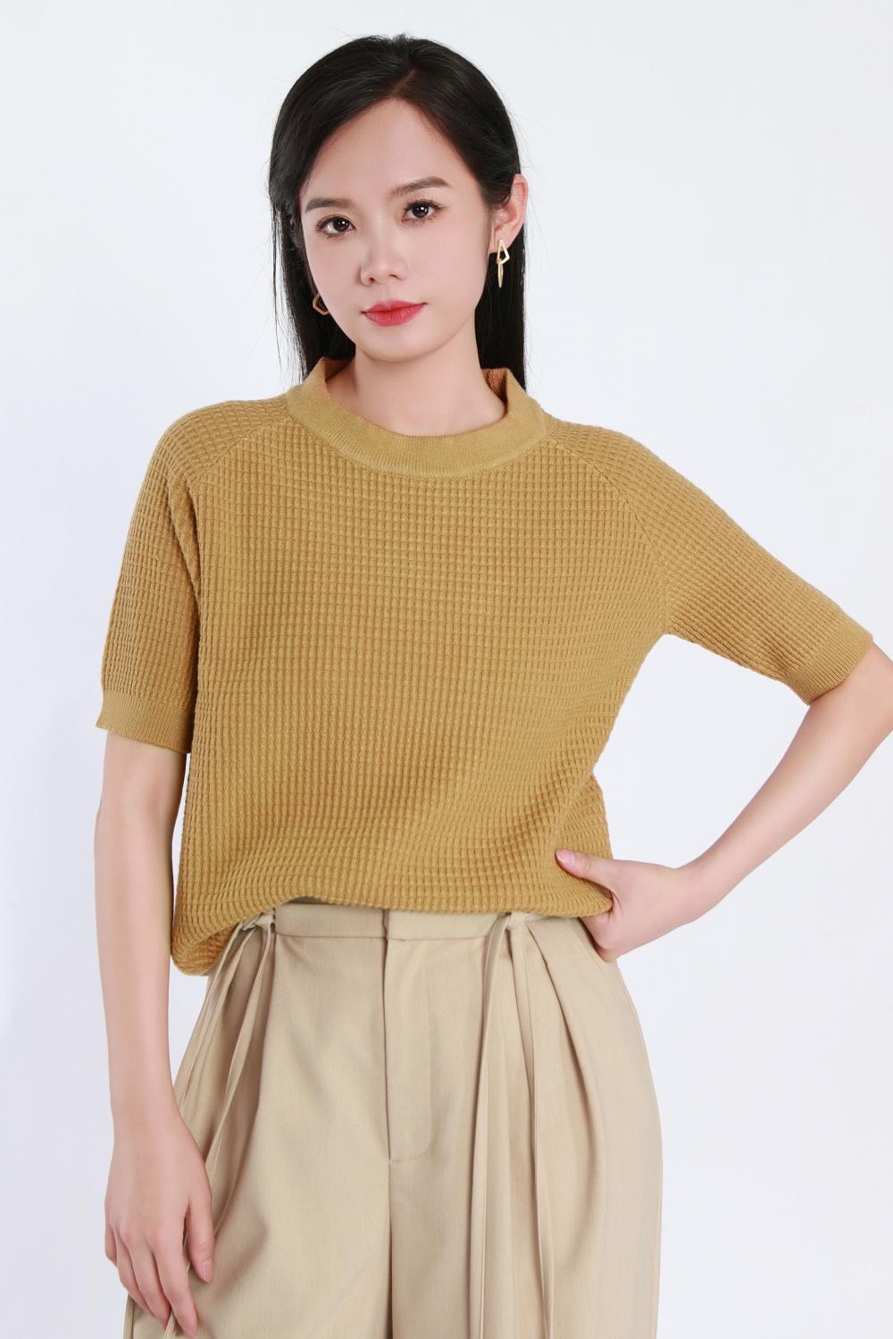 Crew-neck Mid-sleeve Woolen Sweater