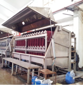 Normal temperature double layer hank yarn dyeing machine