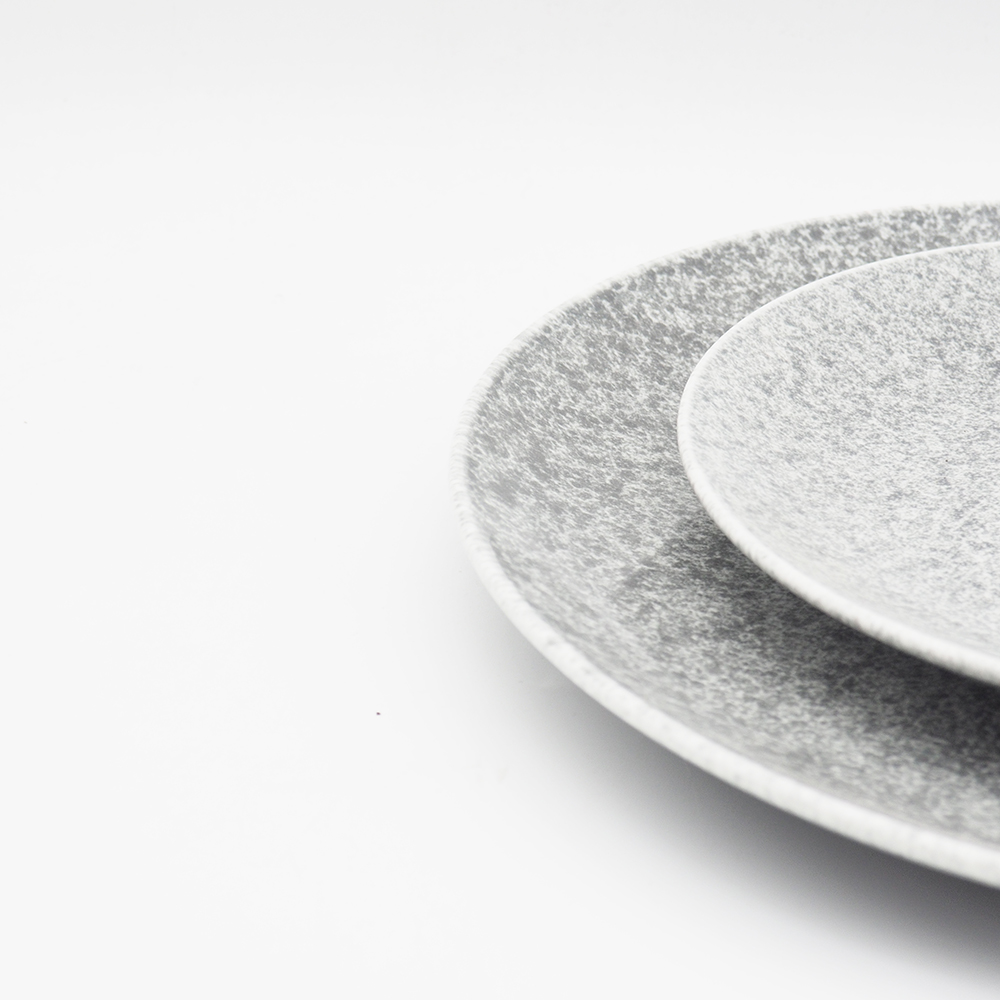 تصميم جديد للبيع الساخن لوحات عشاء Stoneware مجموعة مجموعات عشاء السيراميك الزجاجية للمنزل