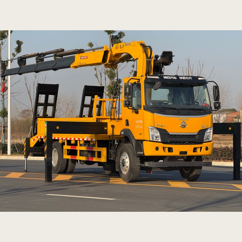 city service crane for road maintenance