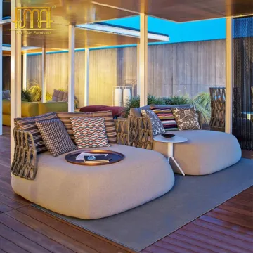 Outdoor Creative Upholstered Round Rattan Patio Daybed Furniture