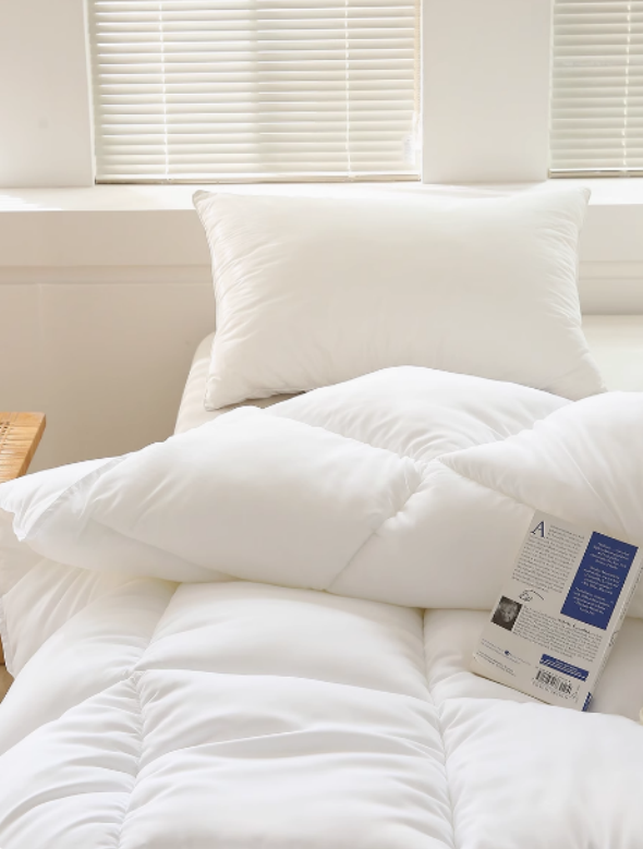 Hotel High-end White Feather Silk Quilt