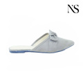 Mules grises elegantes para mujer