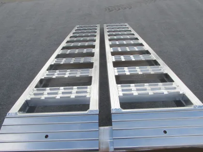 Mobile Aluminum Trailer Ramps for Loading Rubber Track Crawler and Aluminum Ladders