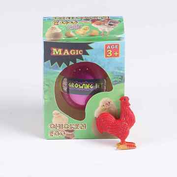 Чик вылучает яйца игрушки