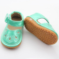 Mixcolor babysko med lyde knirkende sko