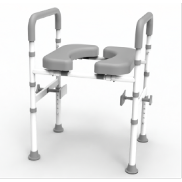 Assento sanitário elevado com corrimãos para segurança de idosos