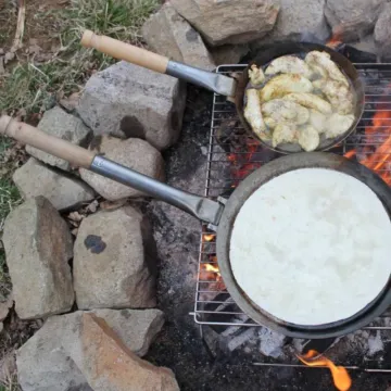Outdoor hiking cooking set carbon steel folding wood handle camping cookware portable flat frying pan Carbon Steel Fry Pan
