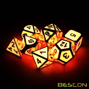 Bescon Super Glow in the Dark Metal Ensemble de dés Polyhedral Golden et Rose, Luminous Metallic RPG Role Playing Game Dice 7pcs Set