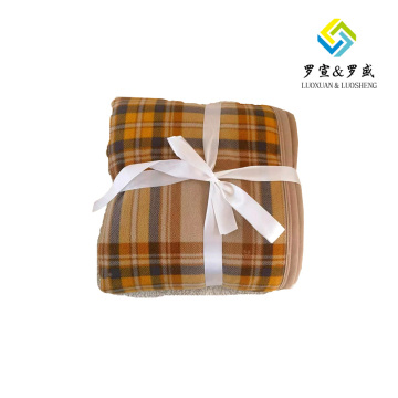 Coperta in feltro a quadri marrone non stampato
