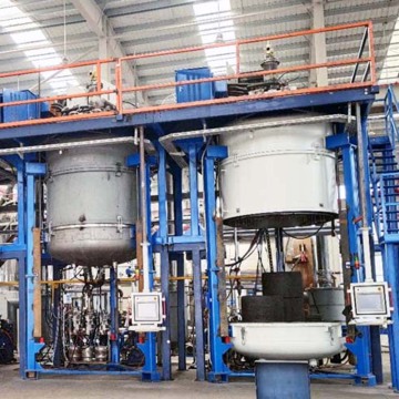 Bottom-loading multi-station vapour deposition furnace