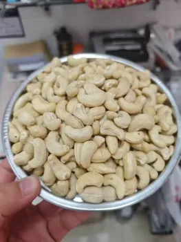 W320 Cashew Nuts White Whole