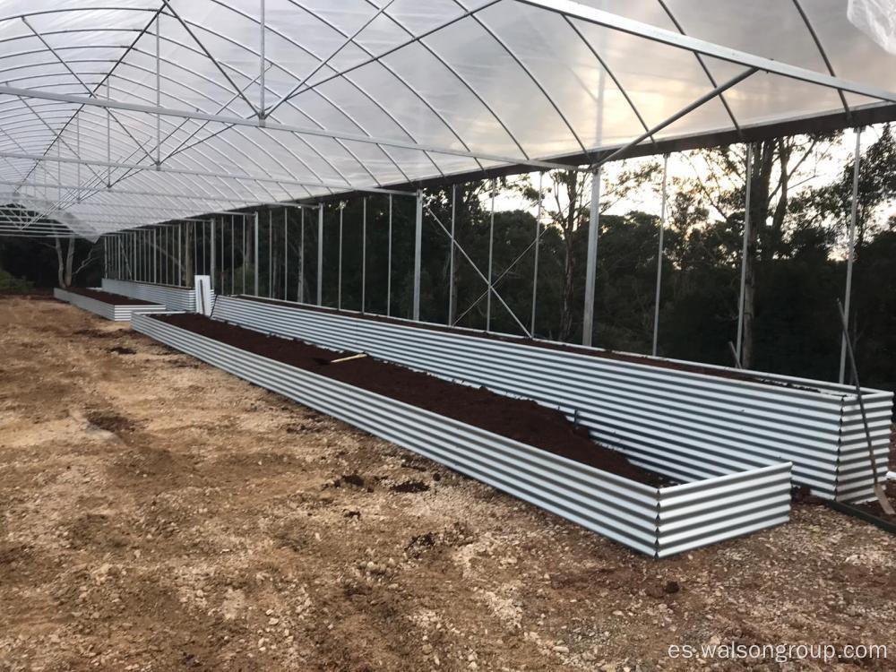 Nueva cama de jardín con cama de jardín con galvanizado de jardín