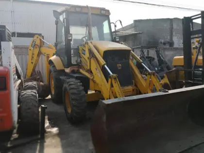 Used Old model JCB 3CX Backhoe Loader