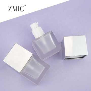 30ml Luxury Square Cosmetic Liquid Bottle with Lotion Pump