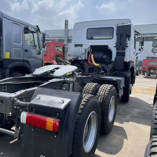 Caminhão trator HOWO 6X4