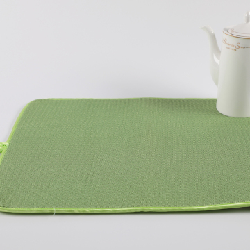 green binding edge place mat
