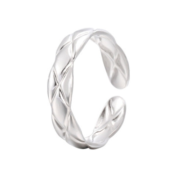 Niche Simple Titanium Steel Ring: Stainless Steel Jewelry Design Sense