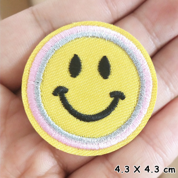 Bordado de tela de moda de parche DIY de cara de sonrisa amarilla